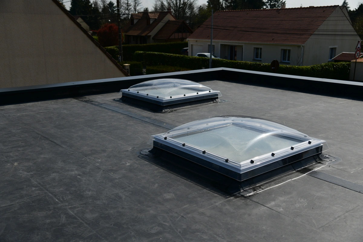 close up EPDM roof