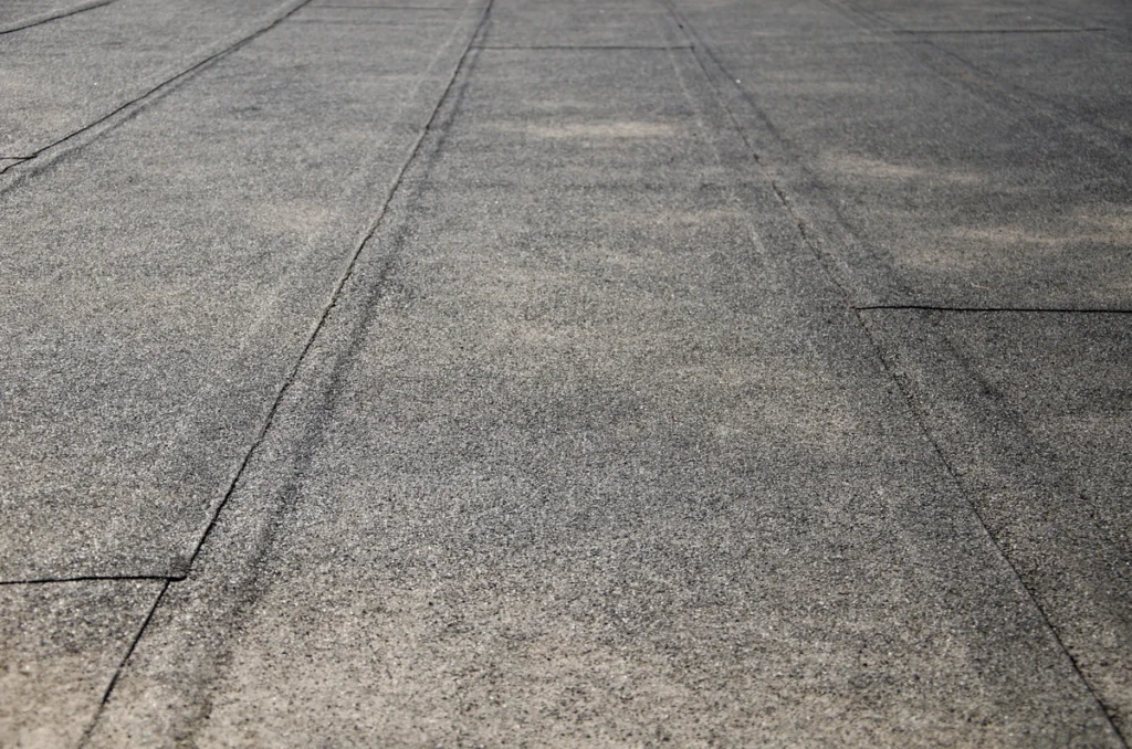 close up of a rubber roof on a commercial building in pinellas county, fl