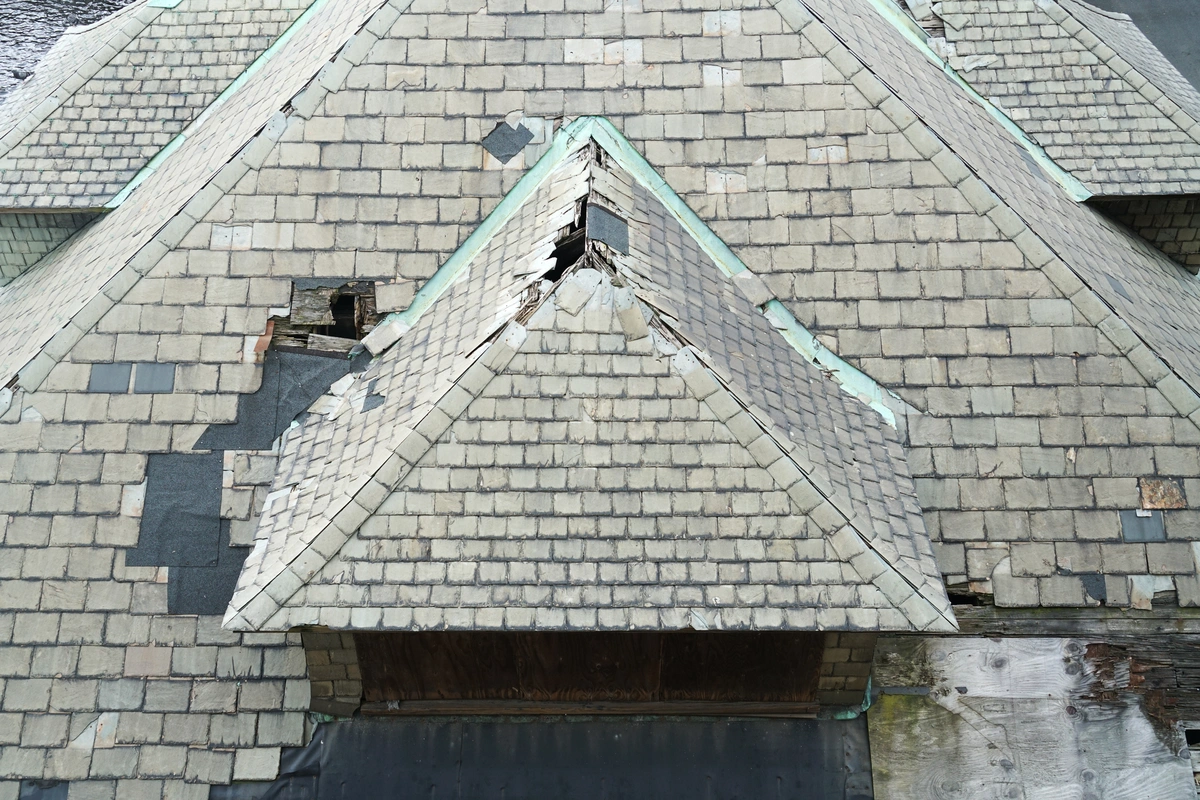 old-damaged-roof