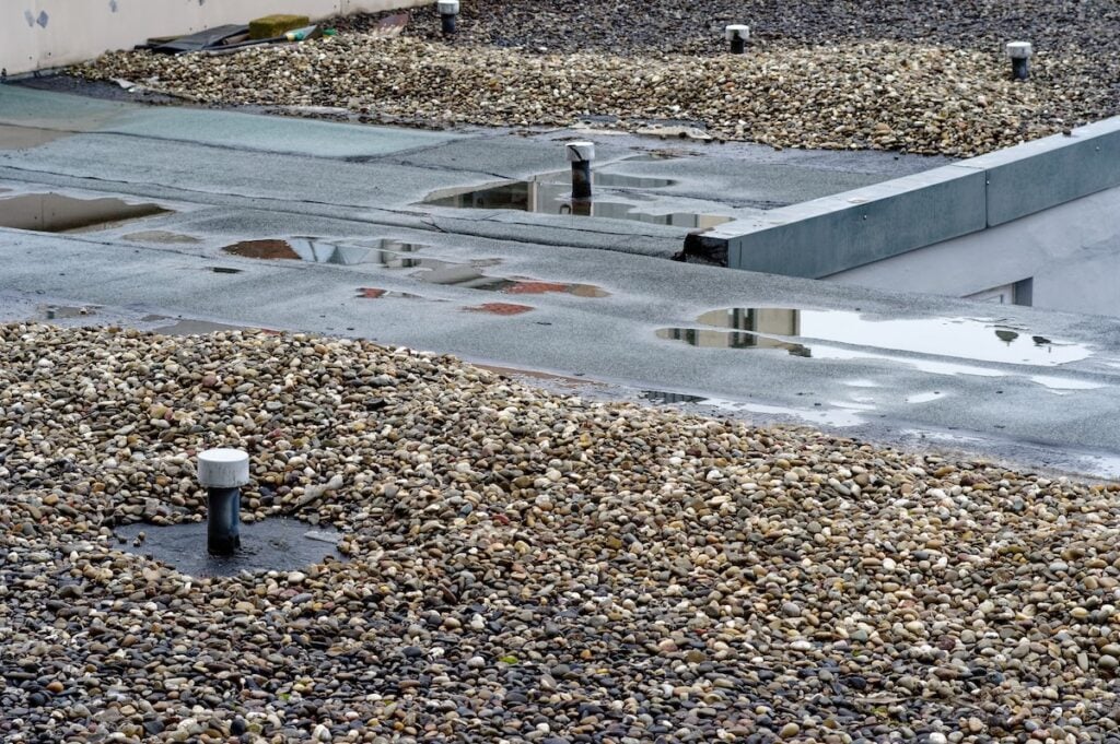 new gravel and tar commercial roof